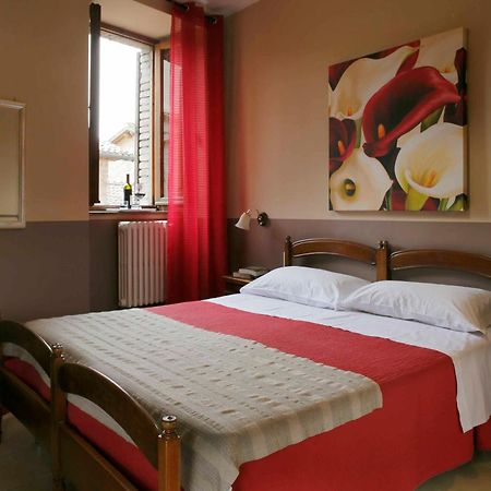 Hotel Properzio Ассизи Экстерьер фото