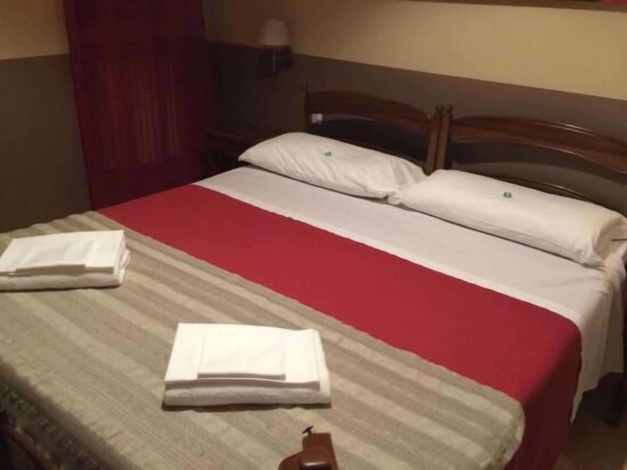 Hotel Properzio Ассизи Экстерьер фото