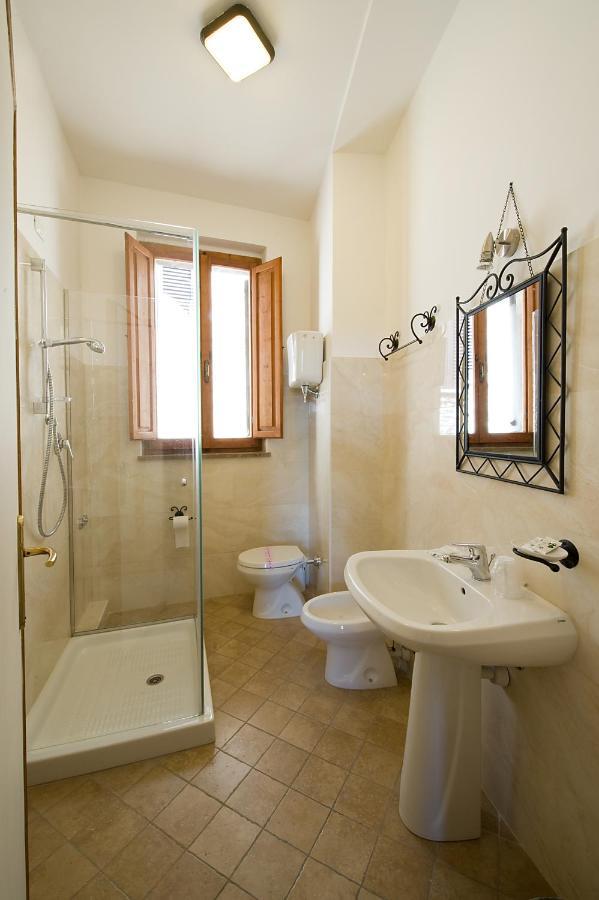 Hotel Properzio Ассизи Экстерьер фото