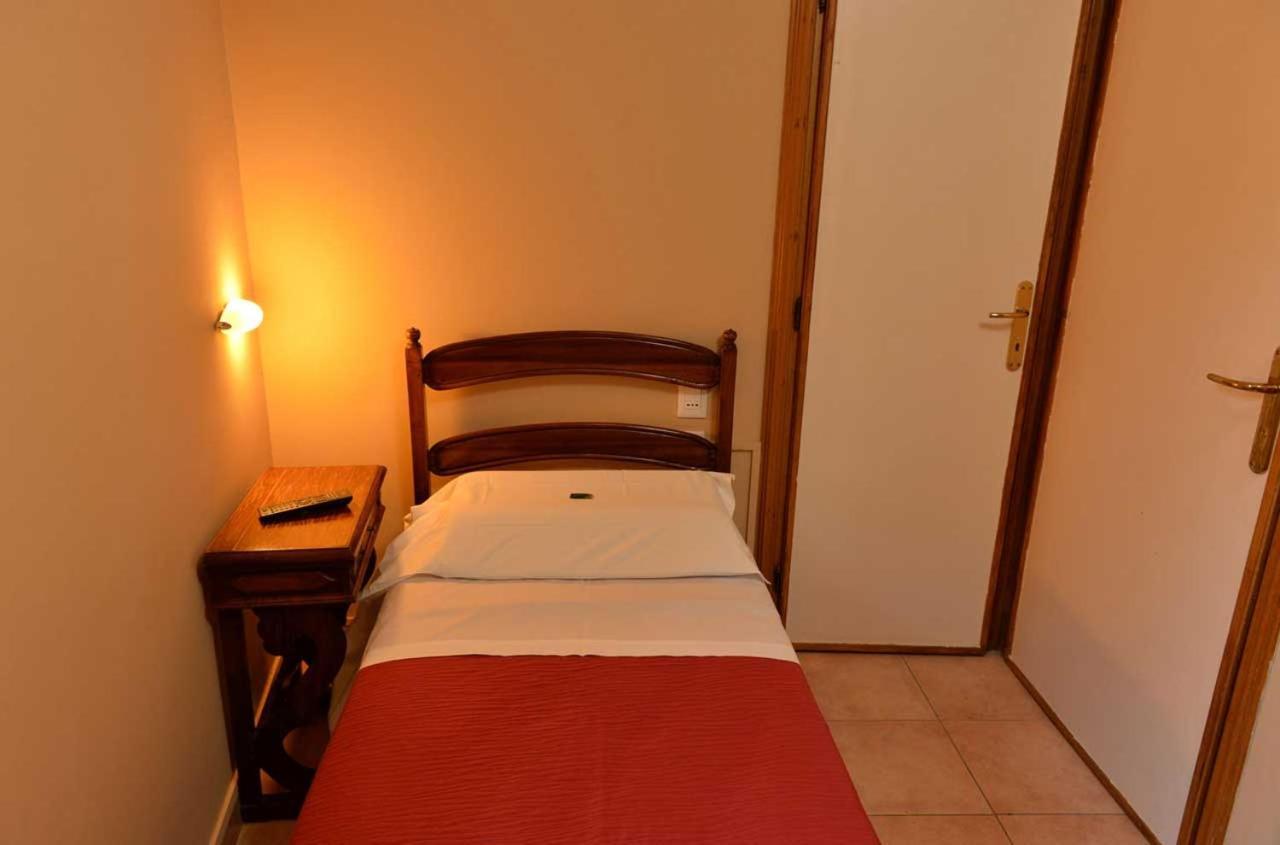 Hotel Properzio Ассизи Экстерьер фото