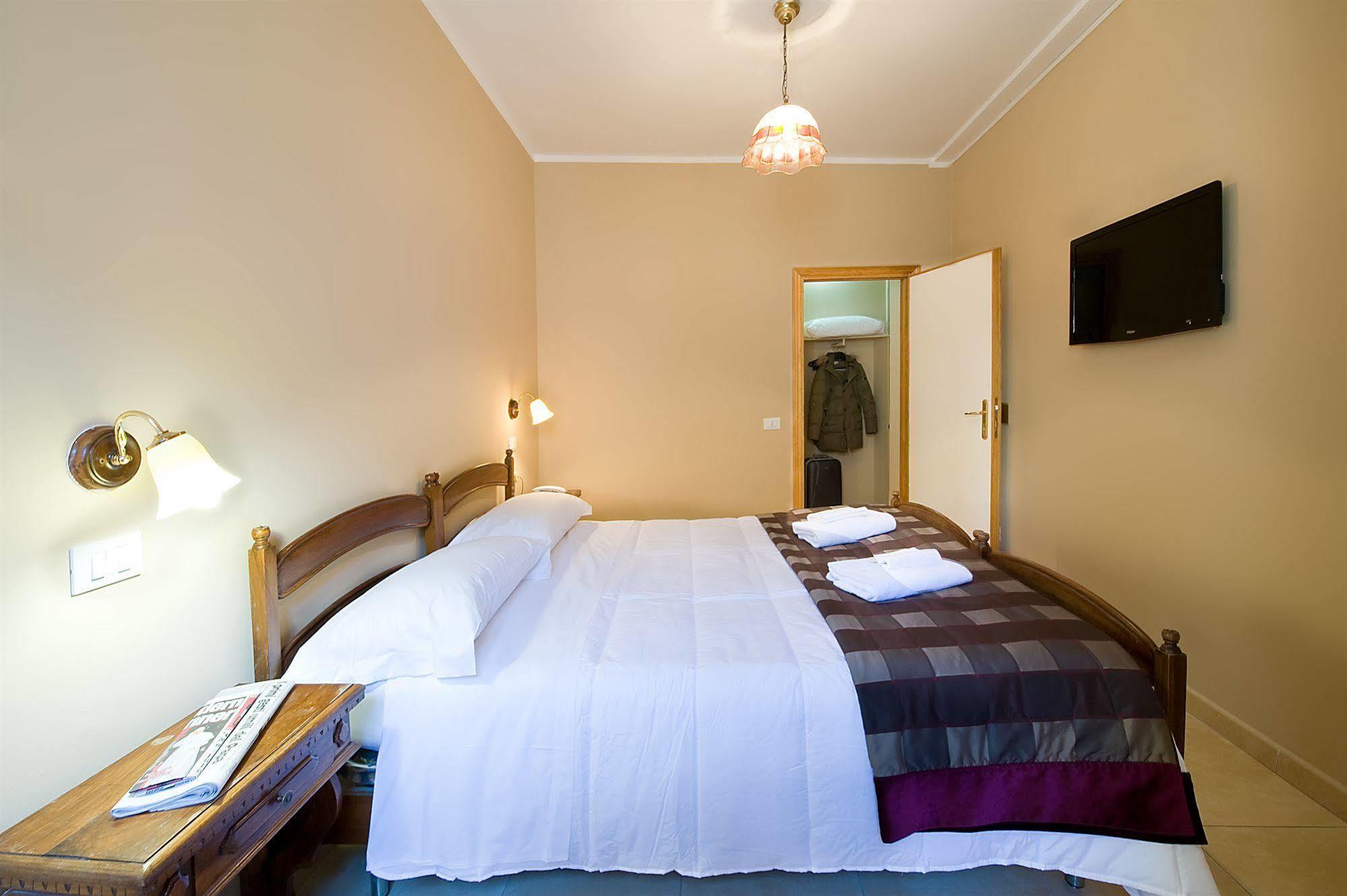 Hotel Properzio Ассизи Экстерьер фото