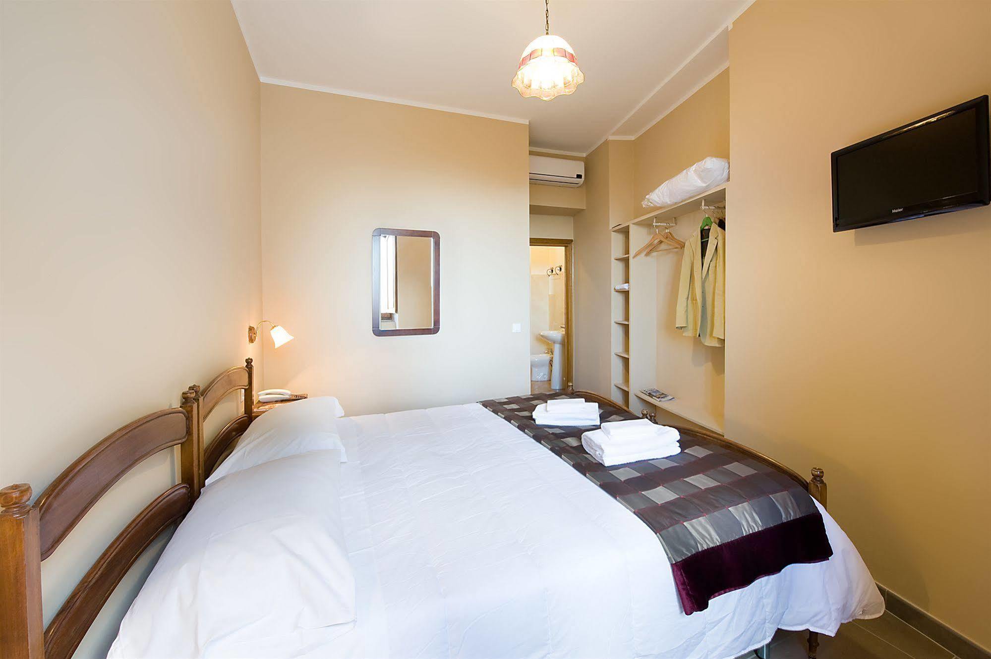 Hotel Properzio Ассизи Экстерьер фото